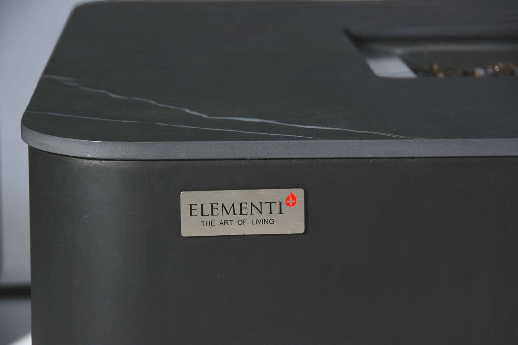 Elementi Plus label close up on Valencia