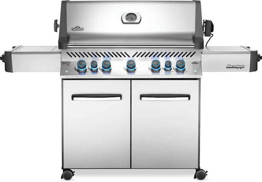 Frontal view of the Napoleon Grills Prestige® 665 RSIB with illuminated control knobs.
