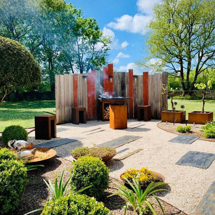 Classic Corten 85 in a garden