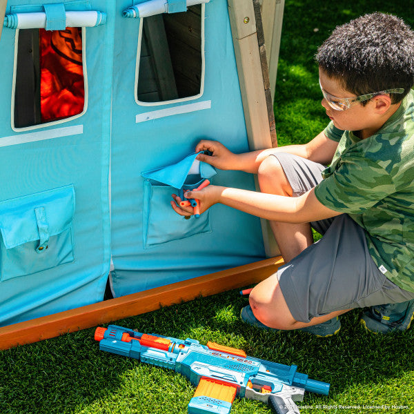 Outdoor defense post pocket with a kid