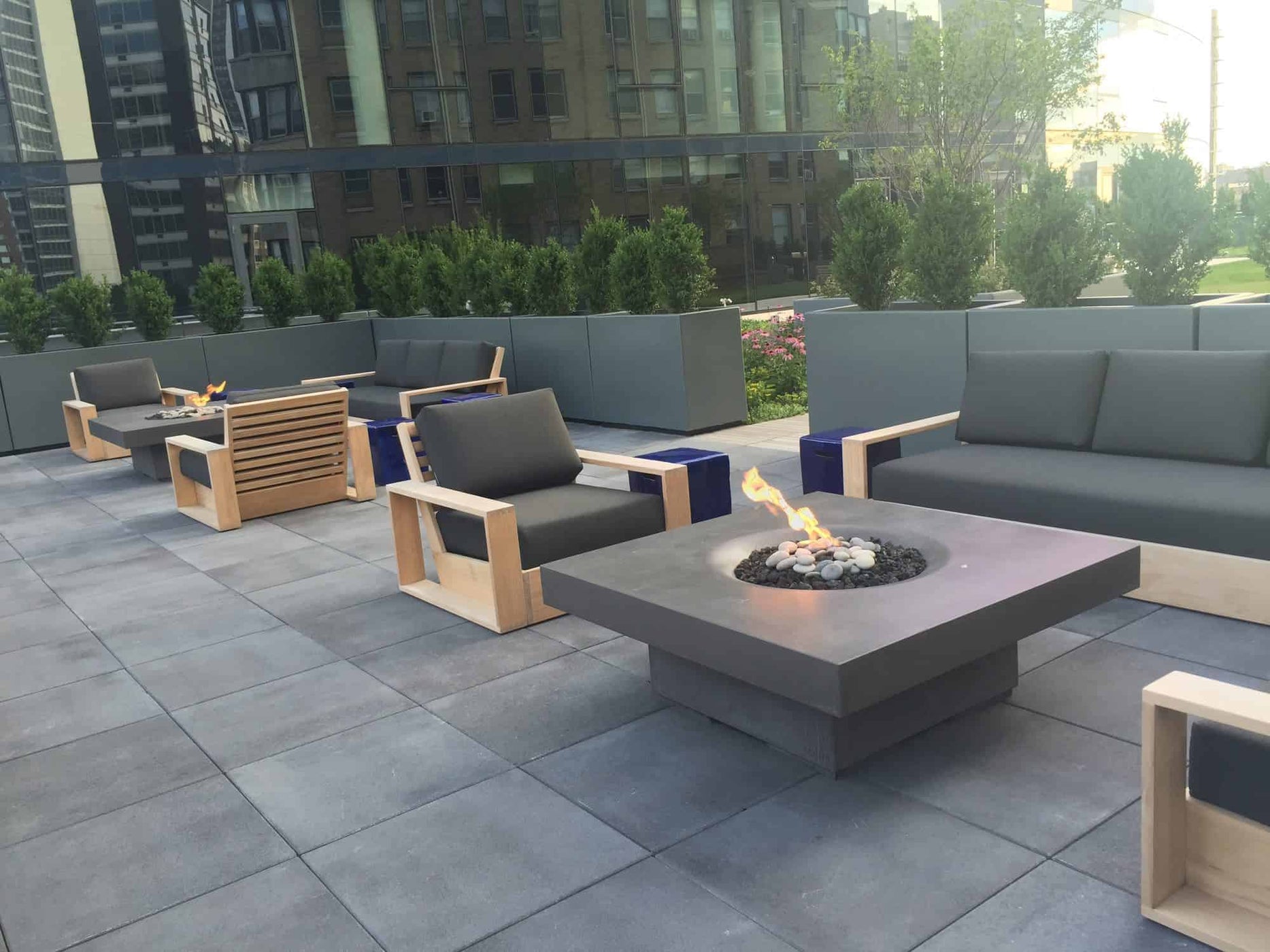 Solus Decor Halo Elevated Fire Pit | Modern Outdoor Luxury Fire Table ...