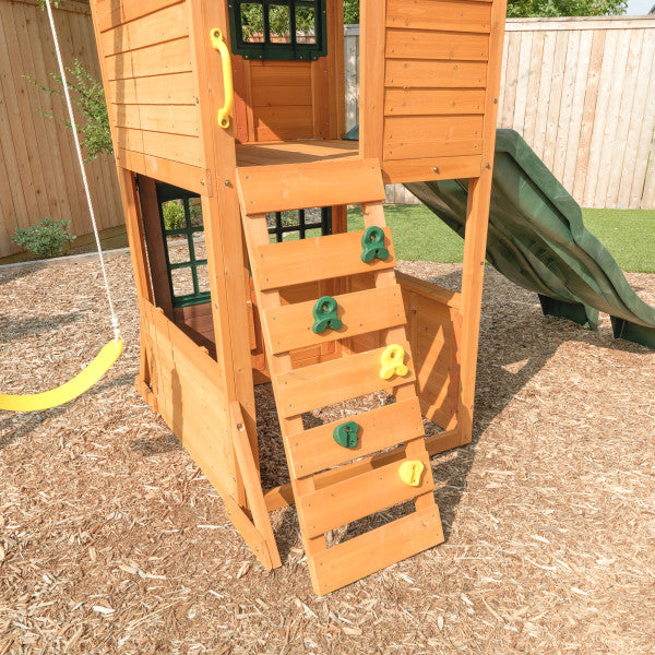 Outdoor cove playset ladder
